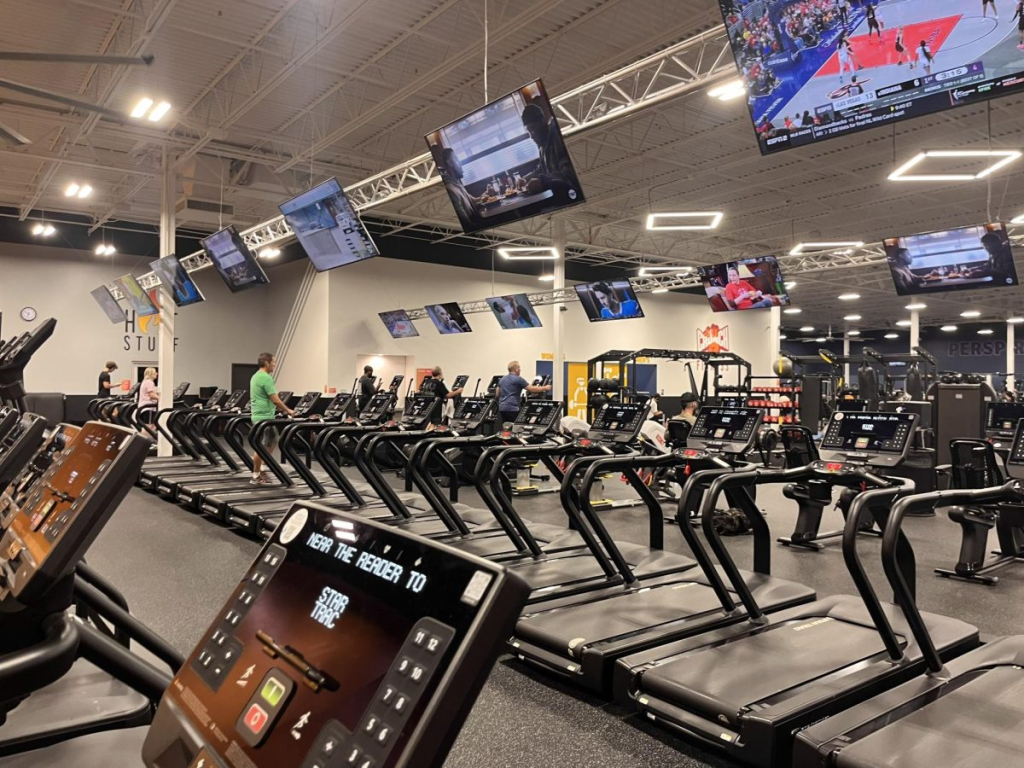 Crunch Fitness workout area