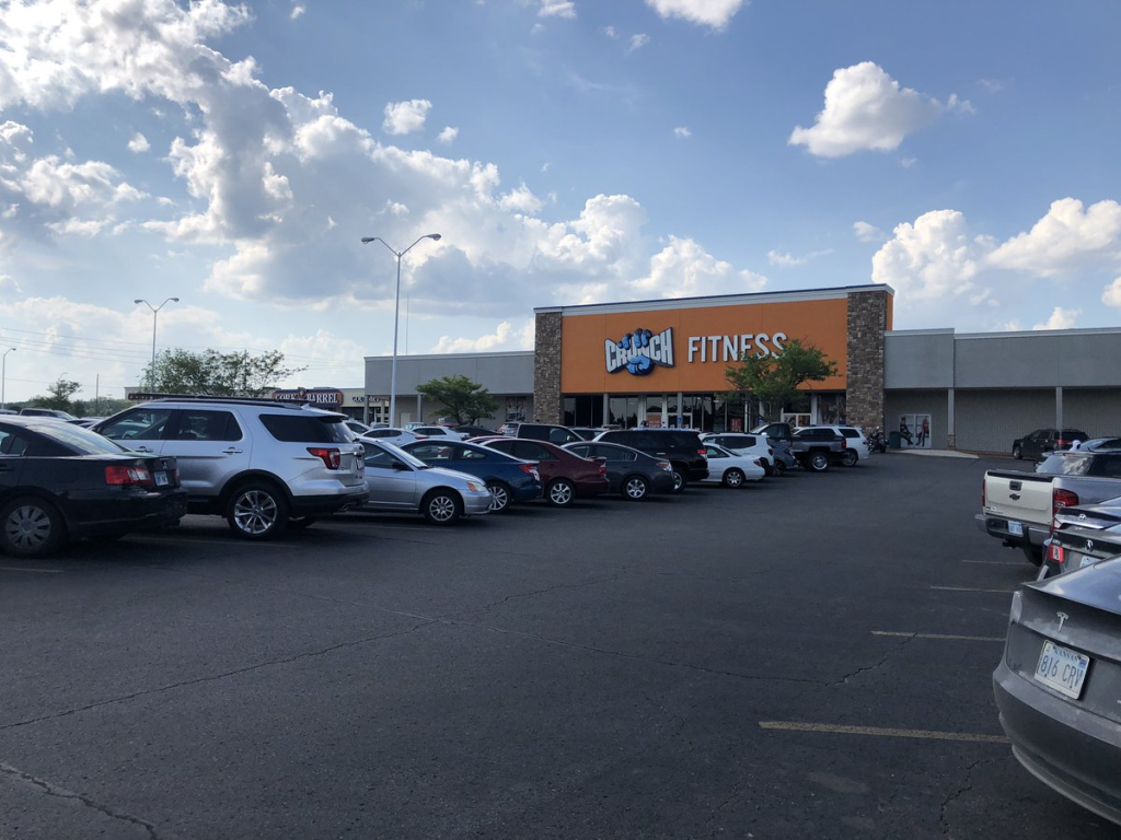Crunch Fitness parking lot